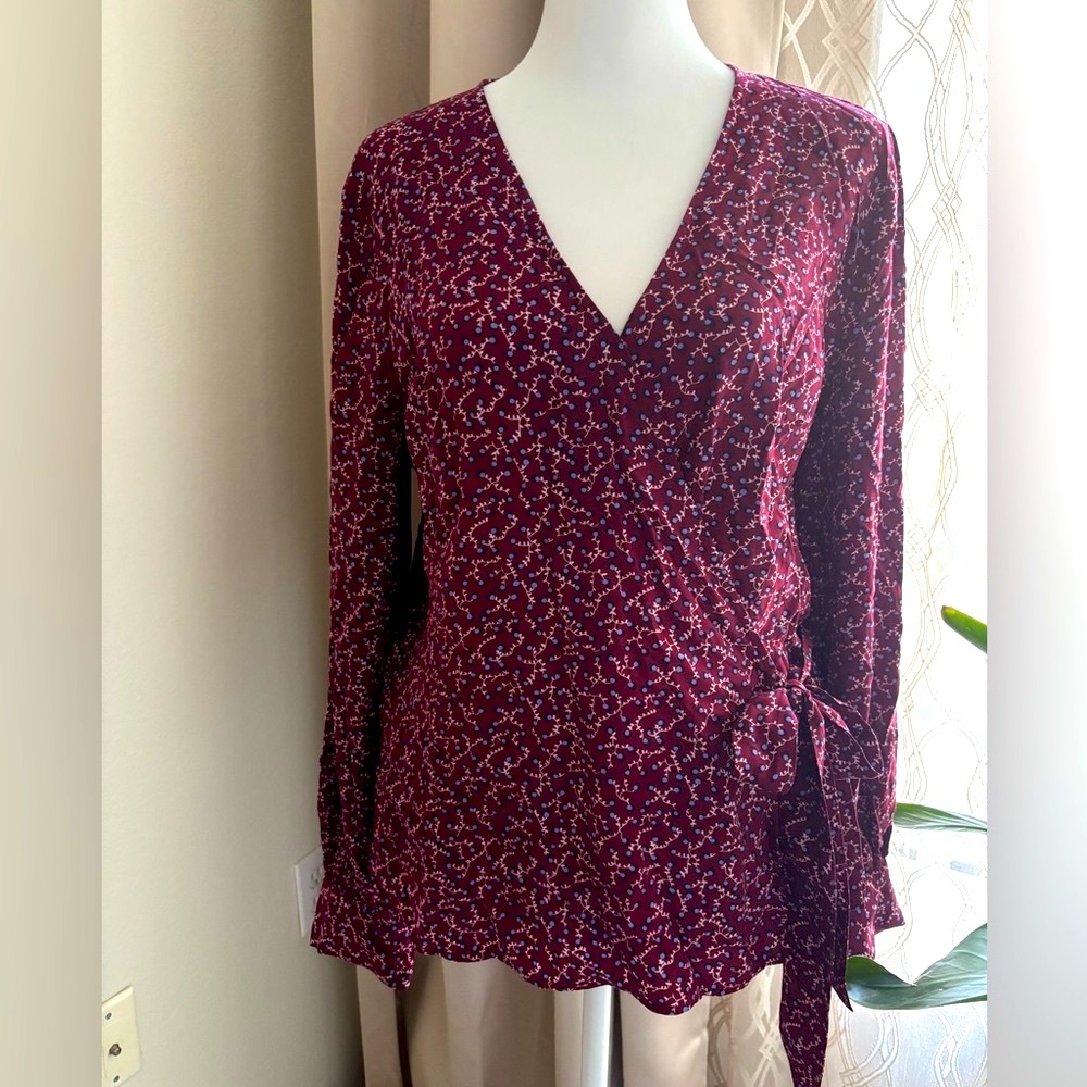 Talbots🌷 Burgundy and White Patterned Long Sleeve Wrap Blouse, size M